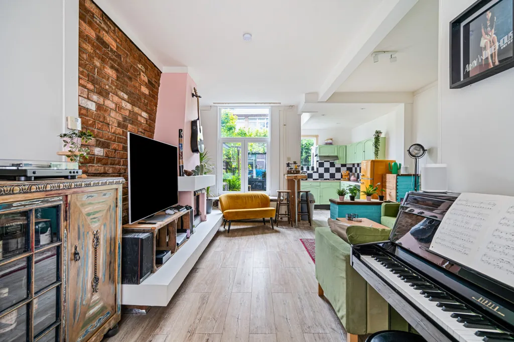 Living Room - Characterful Detached House with Garden in Leiden