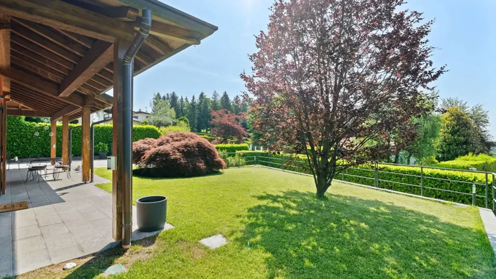 Giardino - Villa with Lake View in Montorfano
