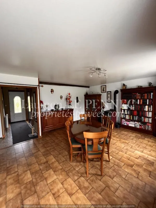 Söögituba - Charming House with Large Garden in Sermises