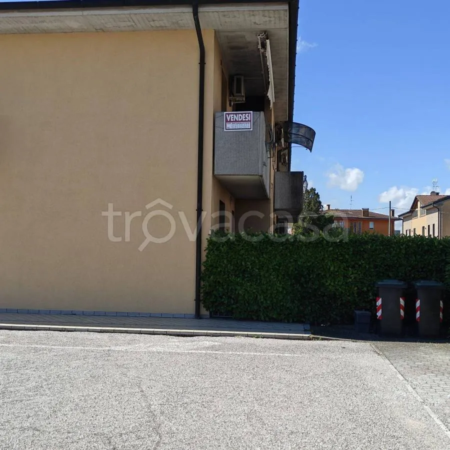 Välivaade - Apartment with Terraces in Brugine Centre