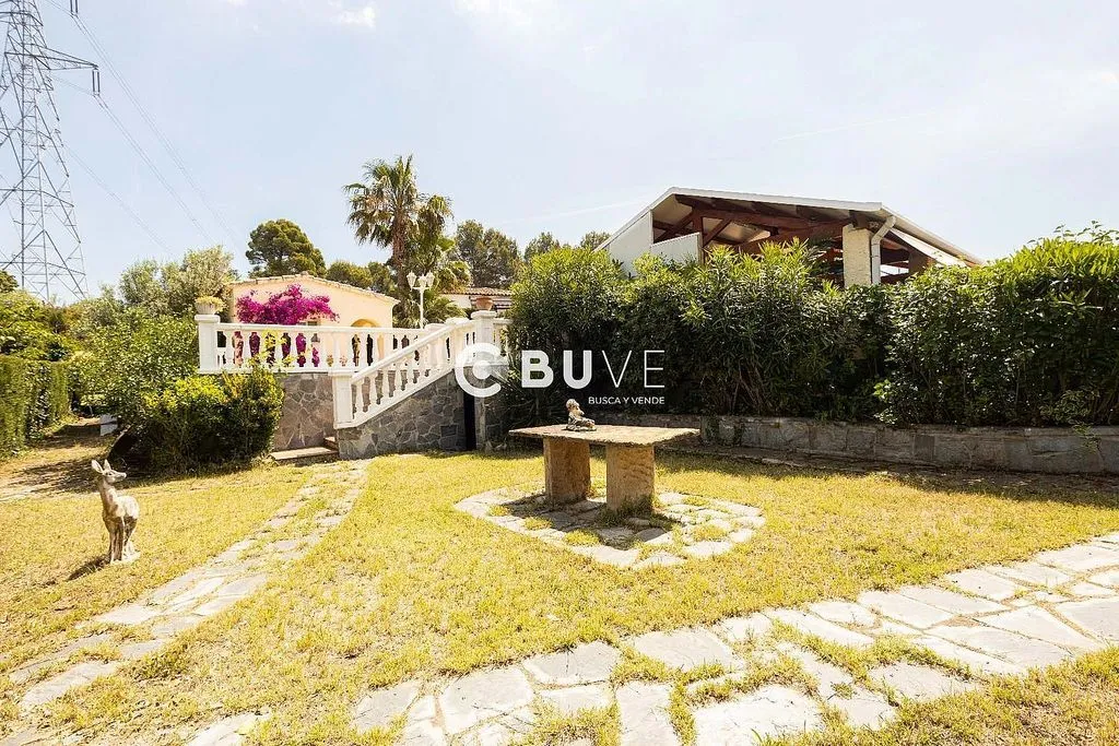 Jardin - Chalet with Pool and Terrace in Abrera
