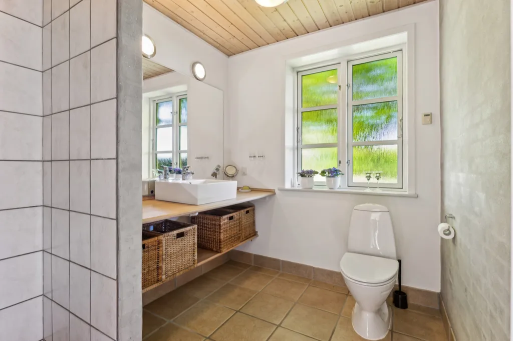 Salles de bain - Villa with Garden in Mellerup, Randers