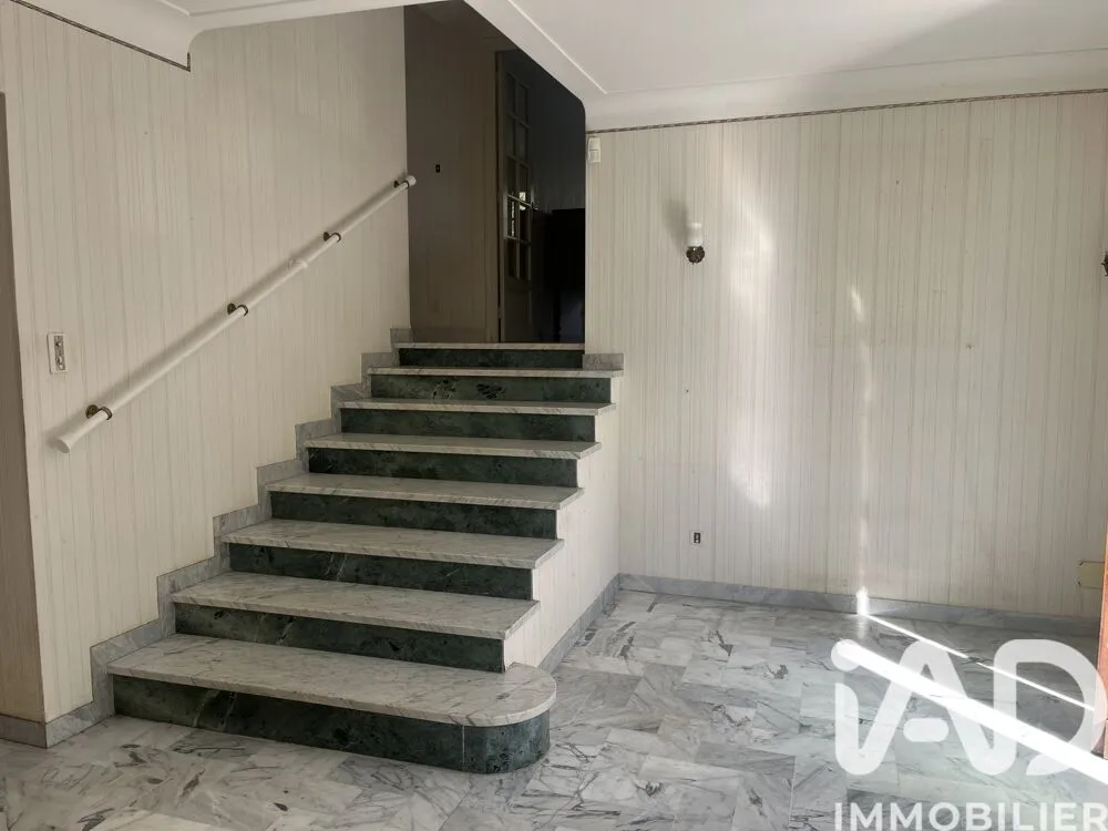 Toad - Spacious 6-Piece House with Garden in Odos