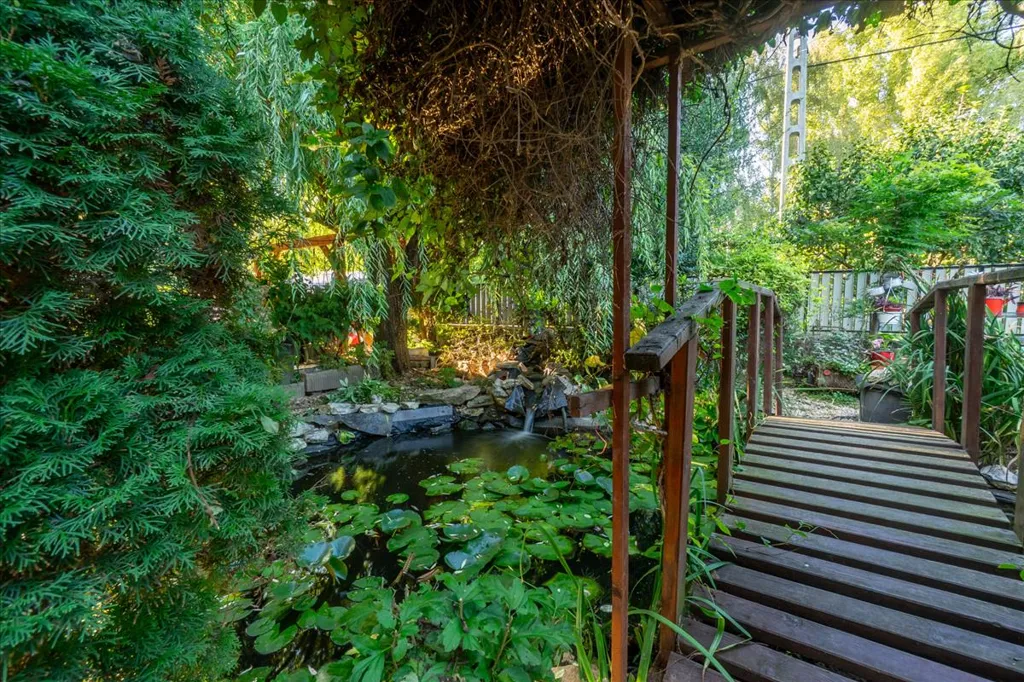 Jardin - Multi-Generational Home with Business Potential in Mályi