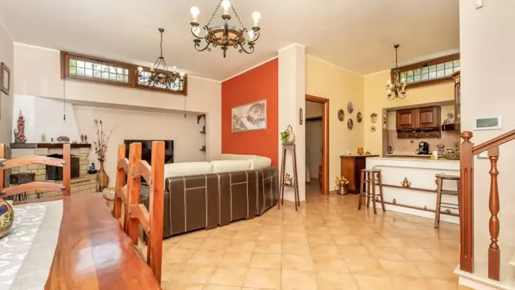 Salle à manger - Villa with Garden in Guidonia Montecelio