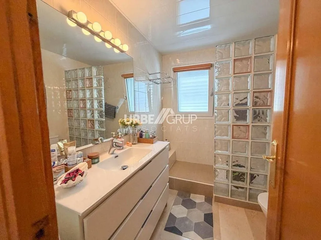 Salles de bain - Luxury House with Pool in Castellbisbal
