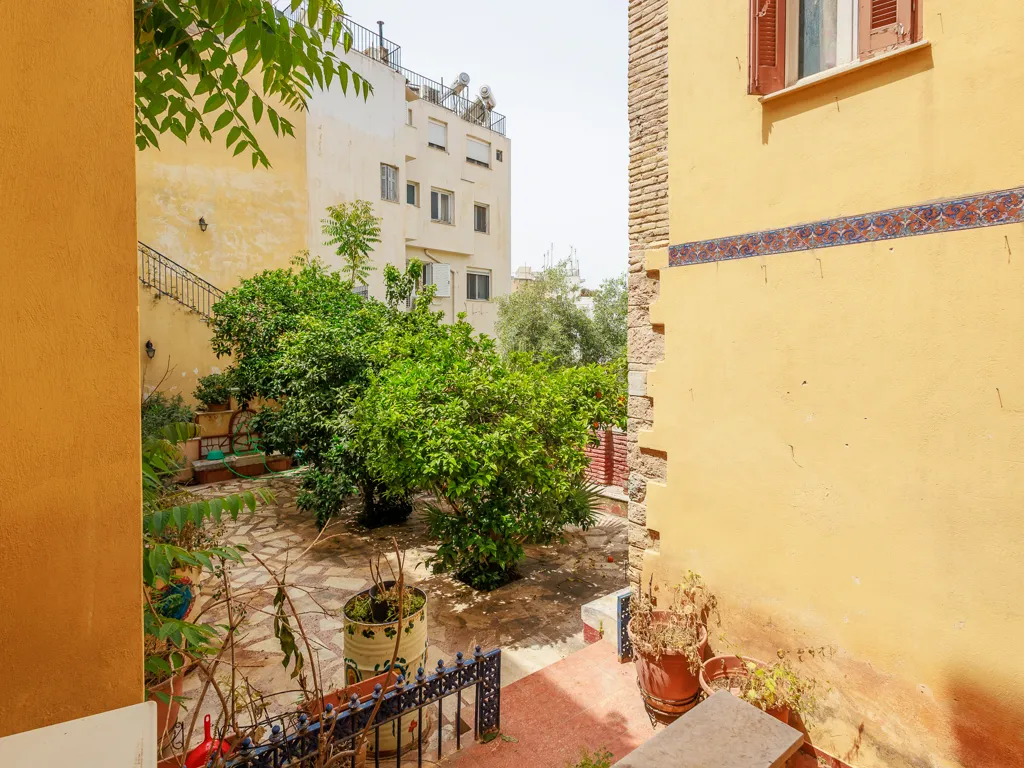 Jardin - Historic House with Courtyard in Plaka, Athens