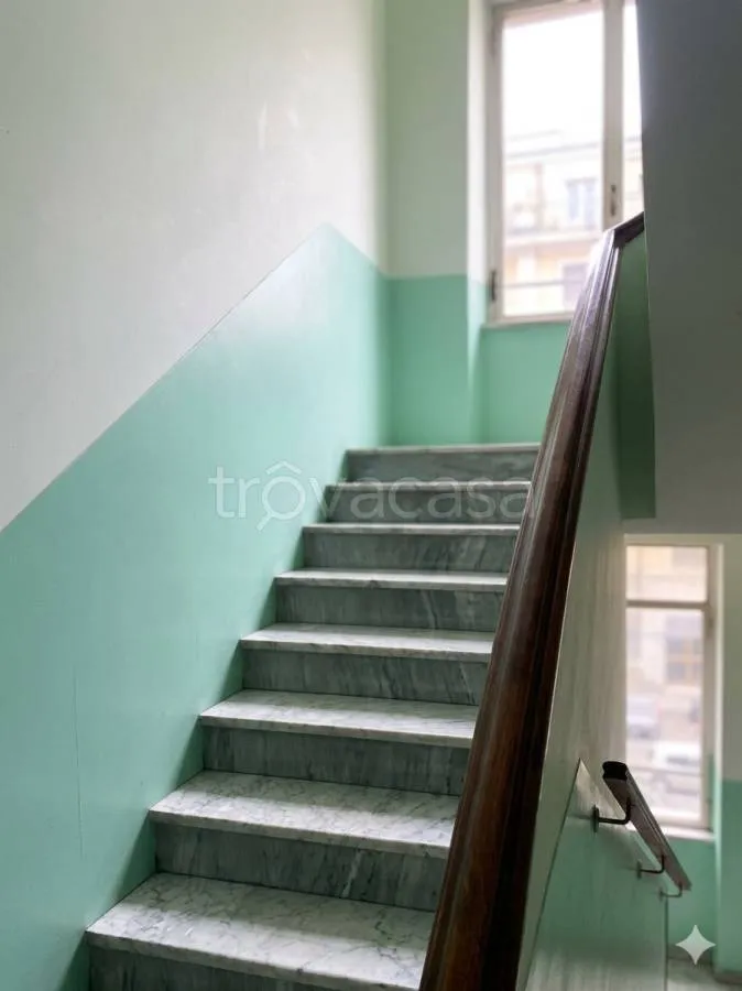 Rooms - Auction Apartment with Balcony in Turin