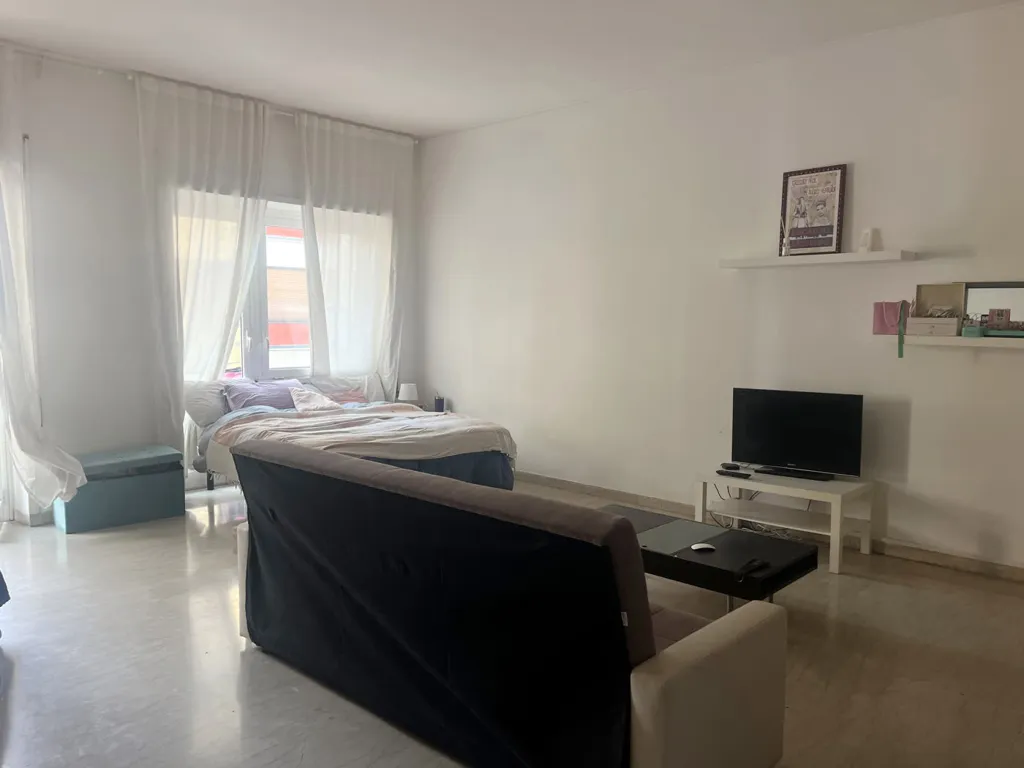 Chambres - Studio Apartment with Balcony in Conca d'Oro, Rome