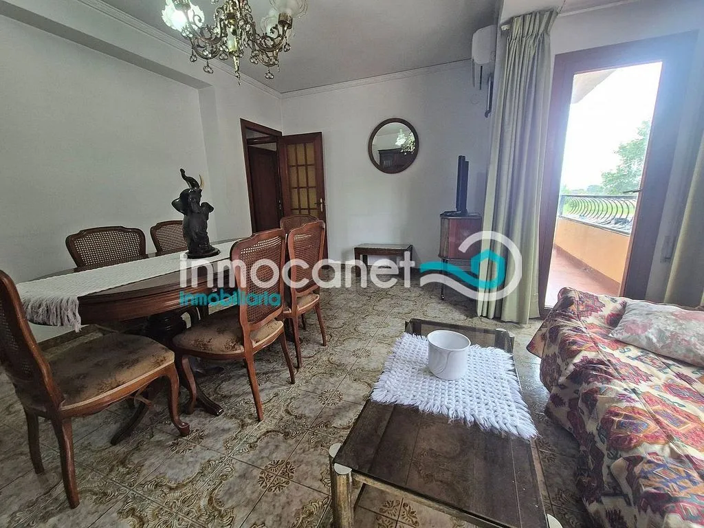 Söögituba - Apartment with Balcony and Terrace in Oliva
