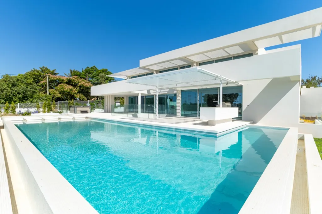 Pool - Contemporary T5 with Pool in Loulé