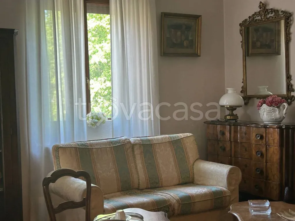 Living Room - 1934 Apartment with Balconies in Turin