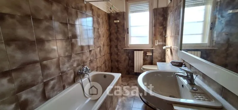 Baños - Quadrilocale with Attic in Collemarino, Ancona