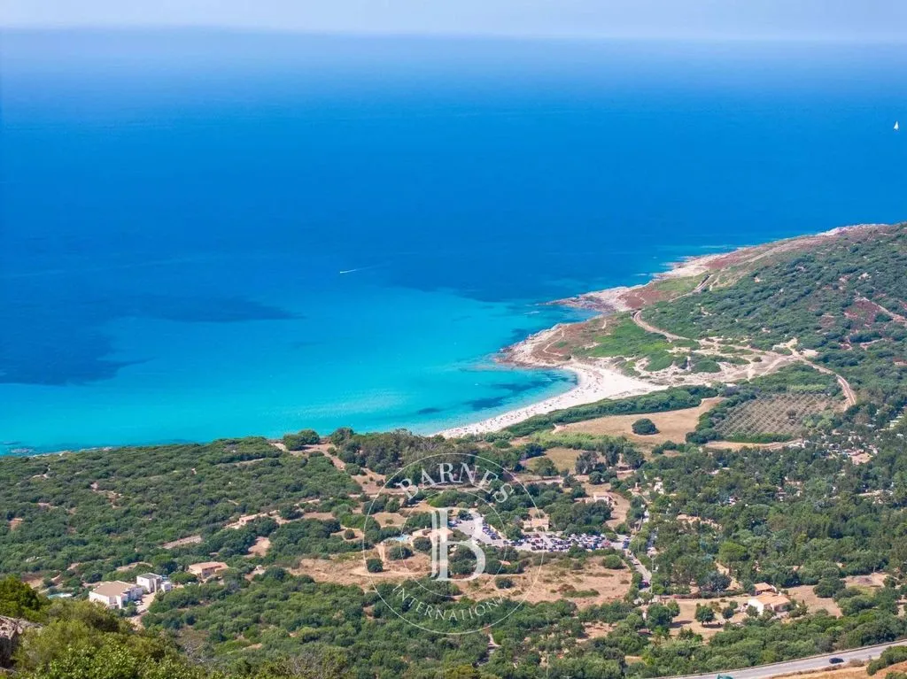 Villa Contemporaine avec Vue Panoramique à Corbara