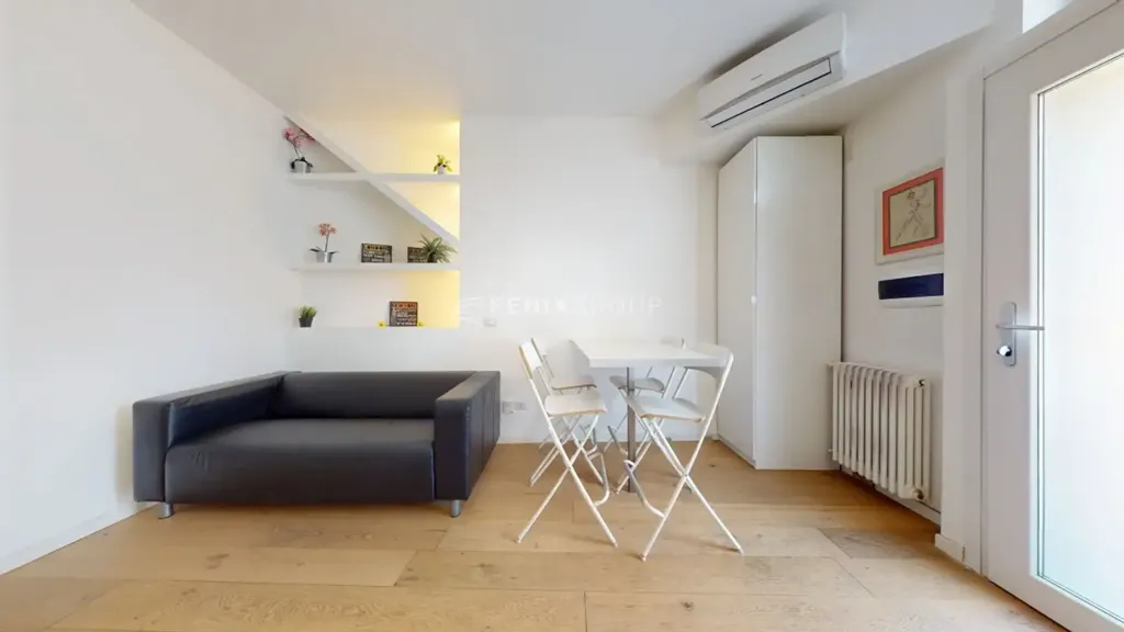 Elutuba - Bright Bilocale with Balcony in Milan