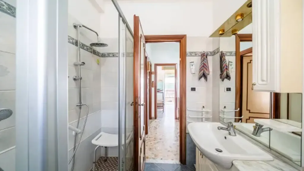 Salles de bain - Apartment with Balcony in Rome