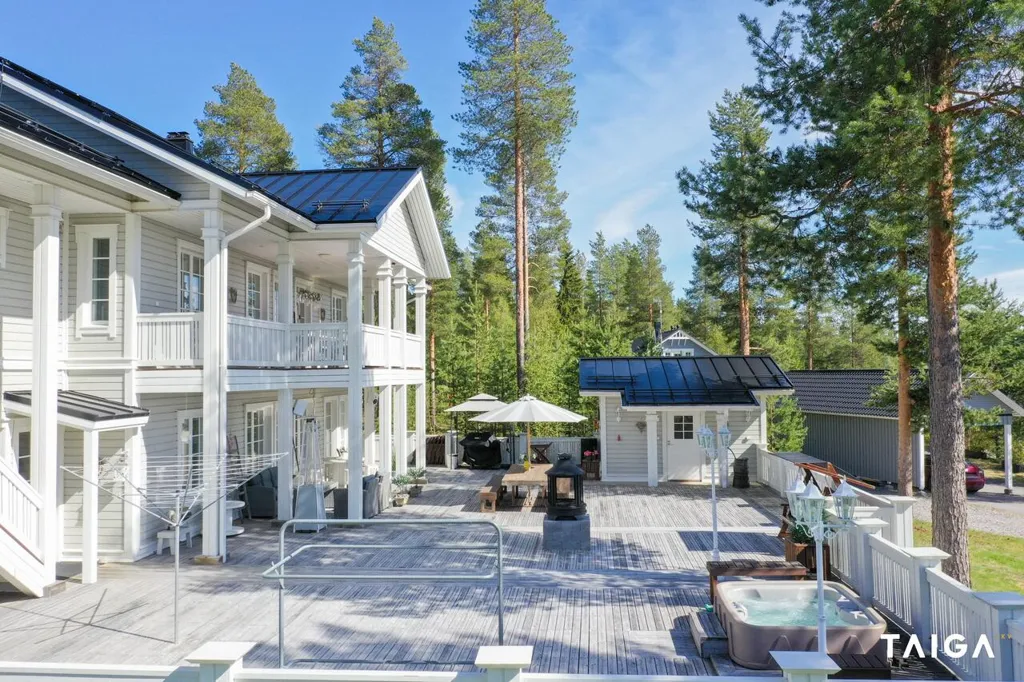 Terrass - Modern Detached House with Jacuzzi in Rovaniemi