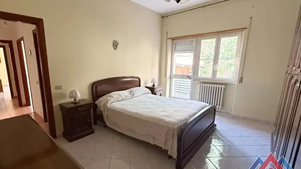Chambres - Three-Bedroom Apartment with Balcony in Sora