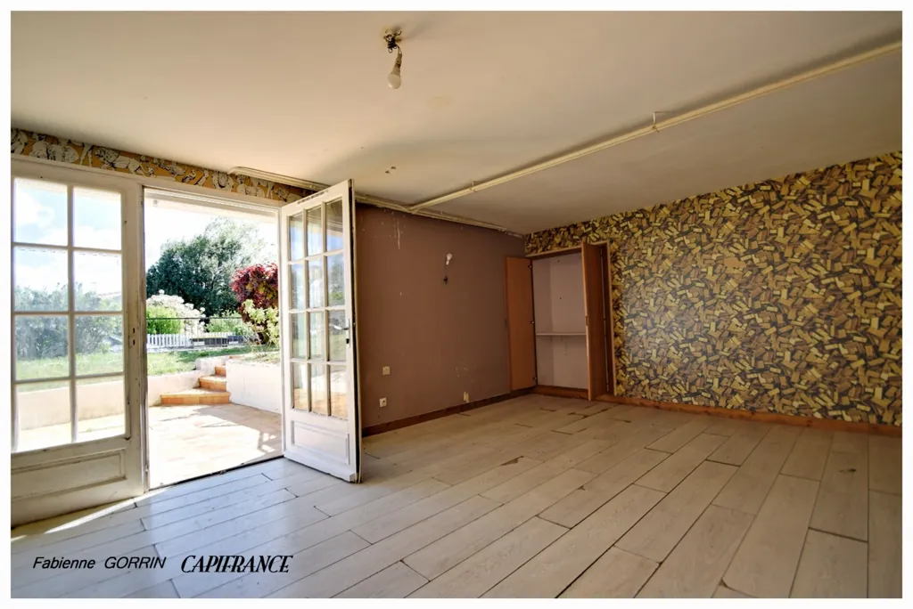 Living Room - 8-Piece House with Garage in Aigondigné
