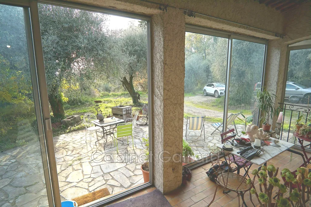 Terrasse - Maison Traditionnelle avec Oliviers à Cabris