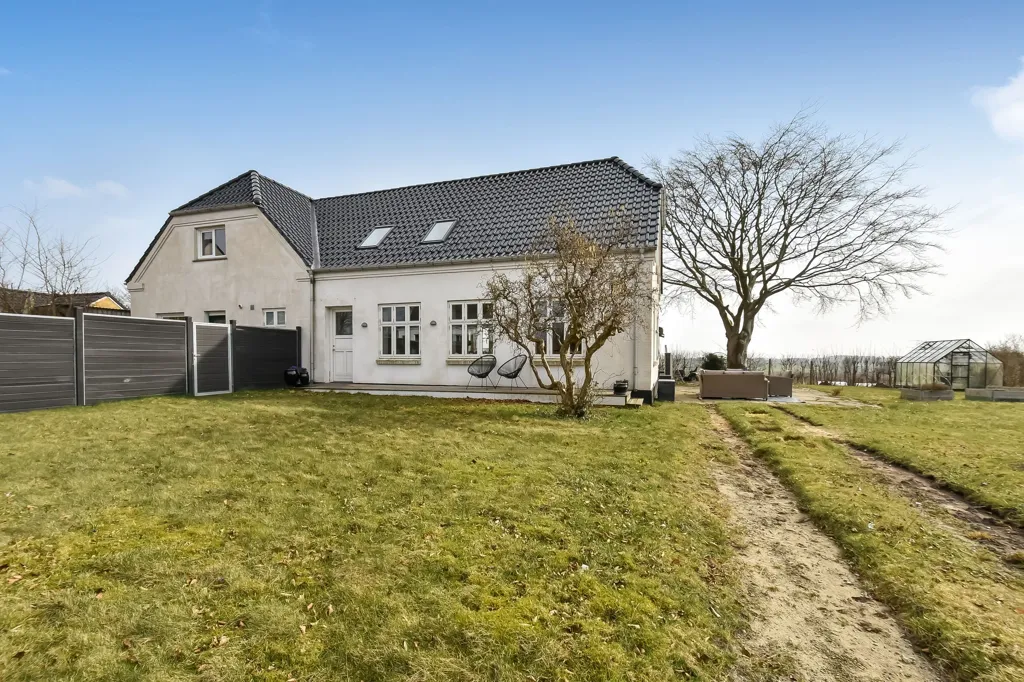 Maison 8 pièces à Give