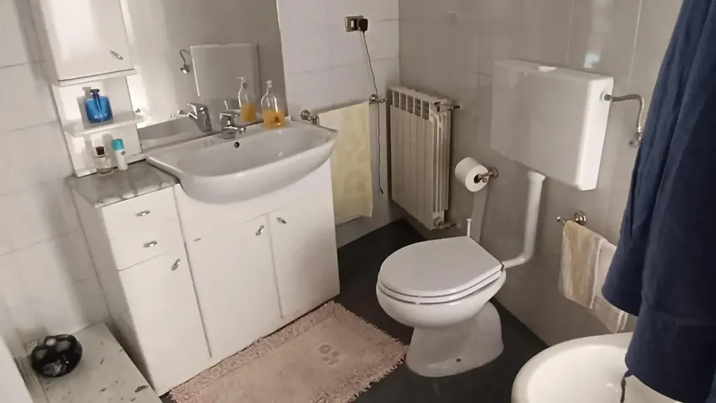 Salles de bain - Terraced House with Garage in Empoli