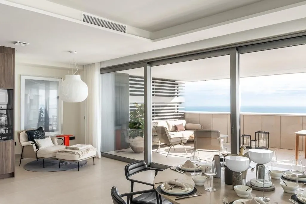 Dining Room - Luxury Beachfront Flat with Pool in Marbella