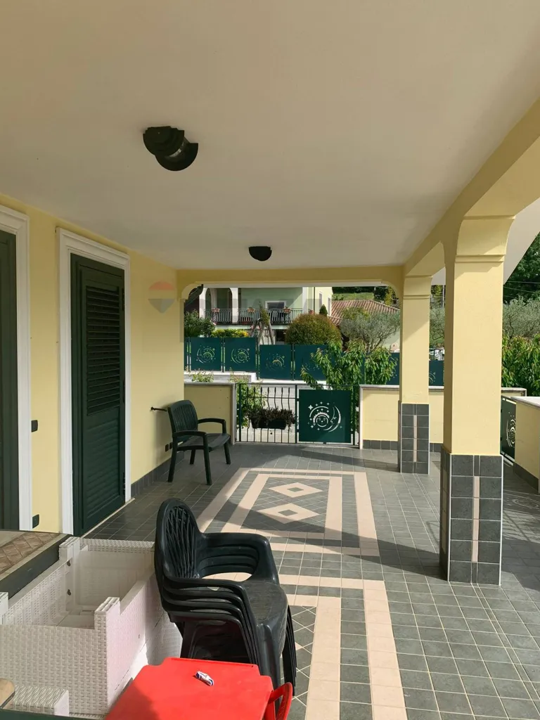 Terrasse - Modern Villa with Panoramic Terrace in Cervaro