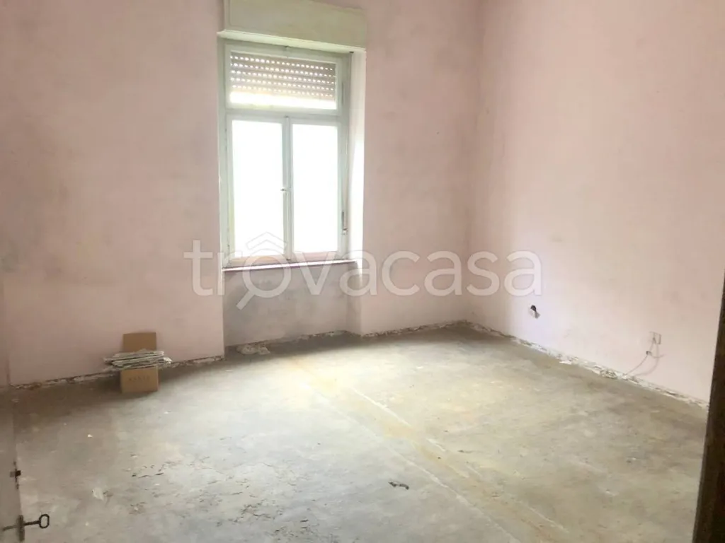 Toad - Villa for Renovation with Garden in Cormons