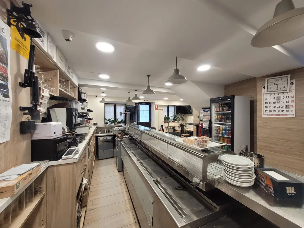 Toad - Four-Bedroom House with Terraces in Entrena
