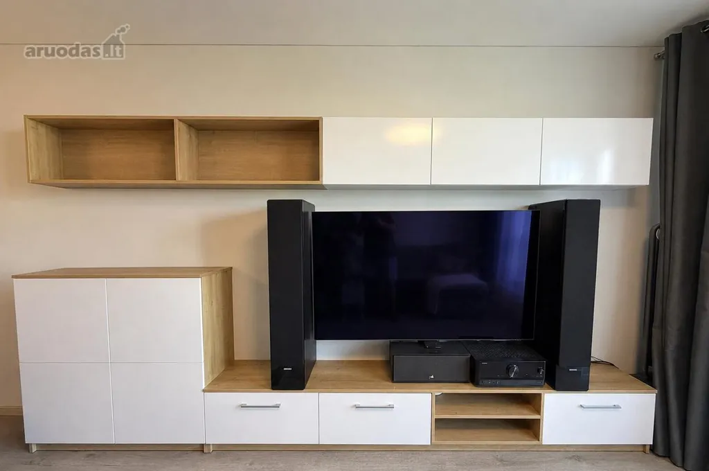 Elutuba - Three-Bedroom Flat with Balcony in Pašilaičiai
