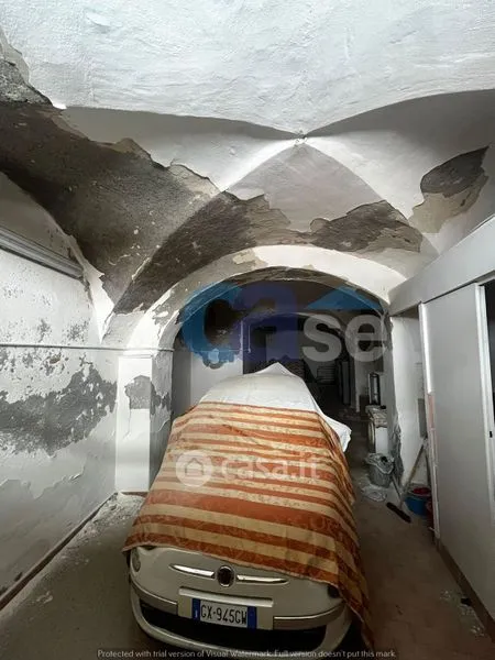 Garaaž - Independent 3-Level Apartment in Regalbuto