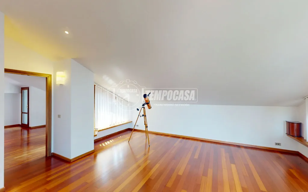 Pièces - Elegant Villa with Two Units in Camerata Picena