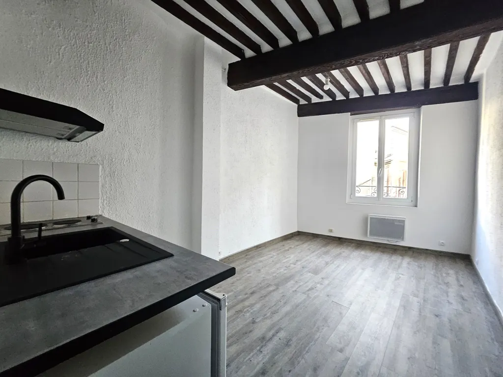 Cuisine - Appartement Lumineux en Rue Piétonne à Castellane