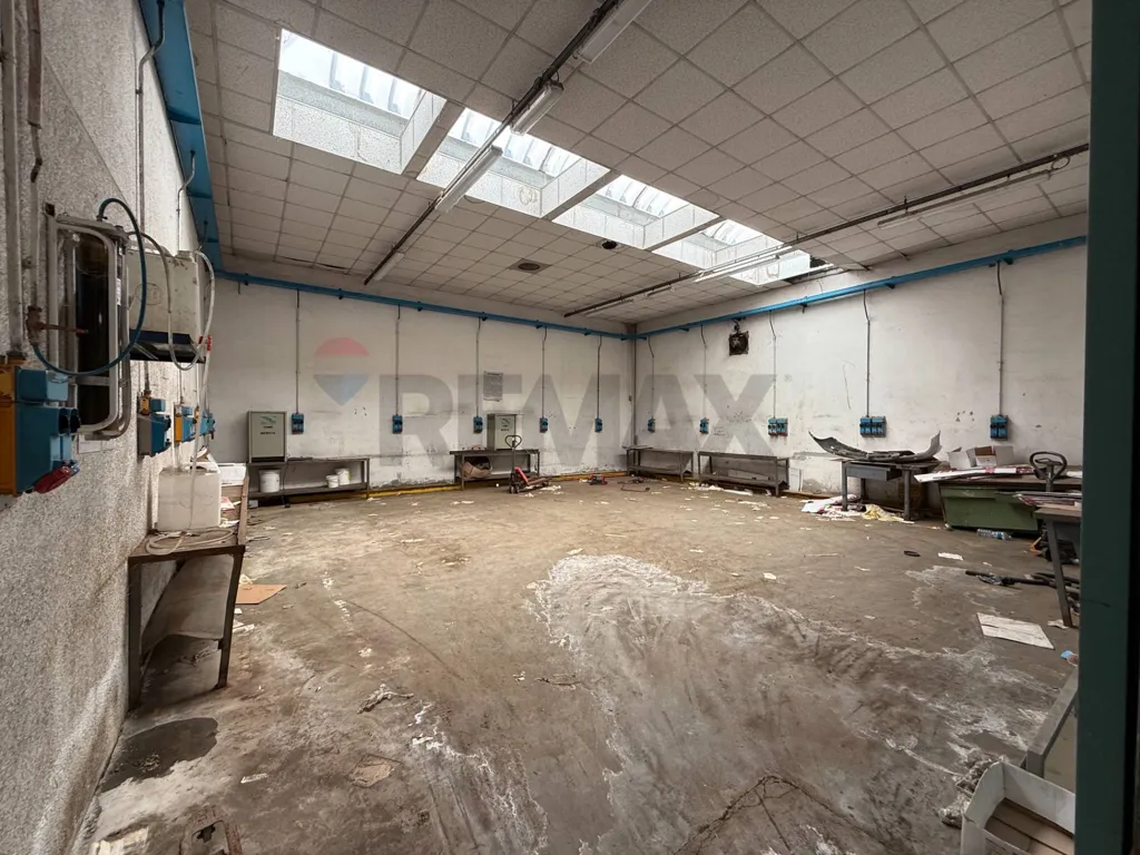 Pièces - Industrial Warehouse near Milan