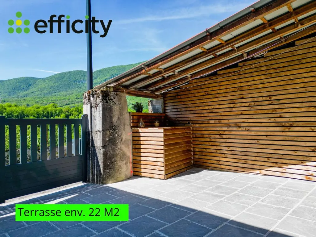 Terrasse - Maison de Bourg Rénovée avec Studio à Cheignieu-la-Balme