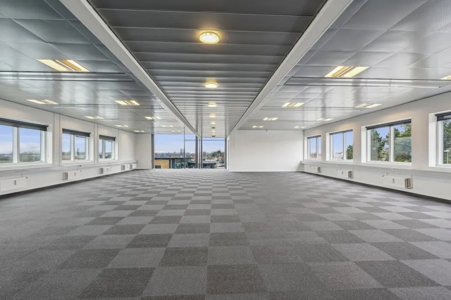 Bureau - Office Space with Large Parking in Tranbjerg