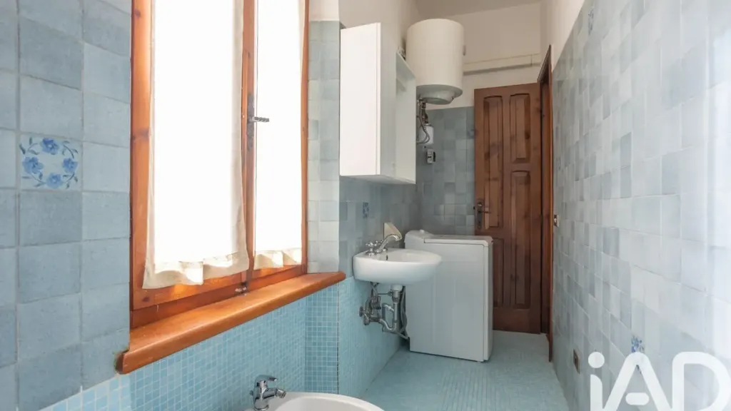 Salles de bain - 2-Bedroom Apartment in Historic Centre, Monte San Vito