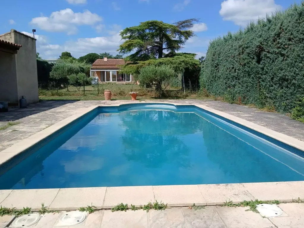 Piscine - Villa avec Piscine et Jardin à Uzès