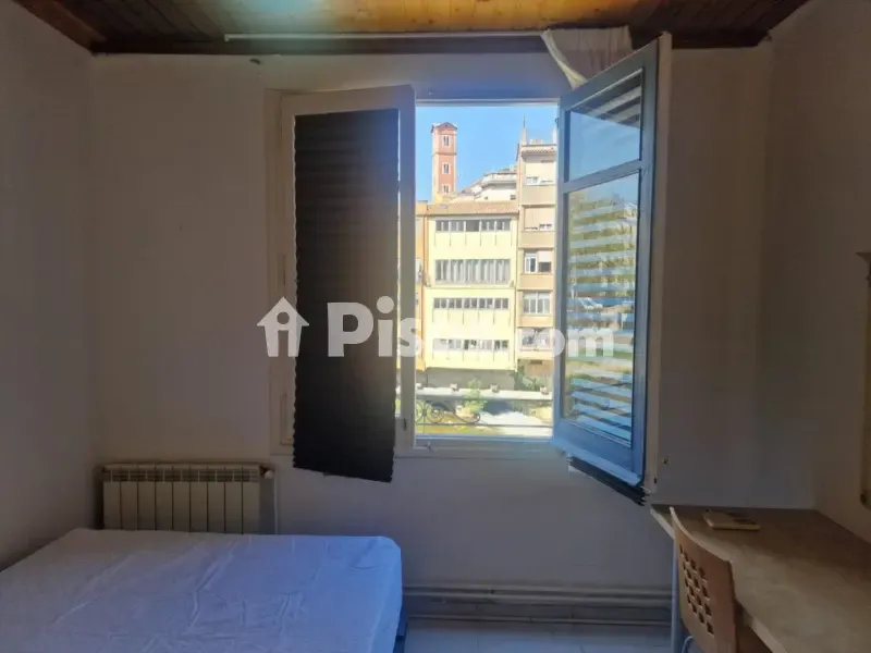 Chambres - Apartment with Balcony and River View in Girona