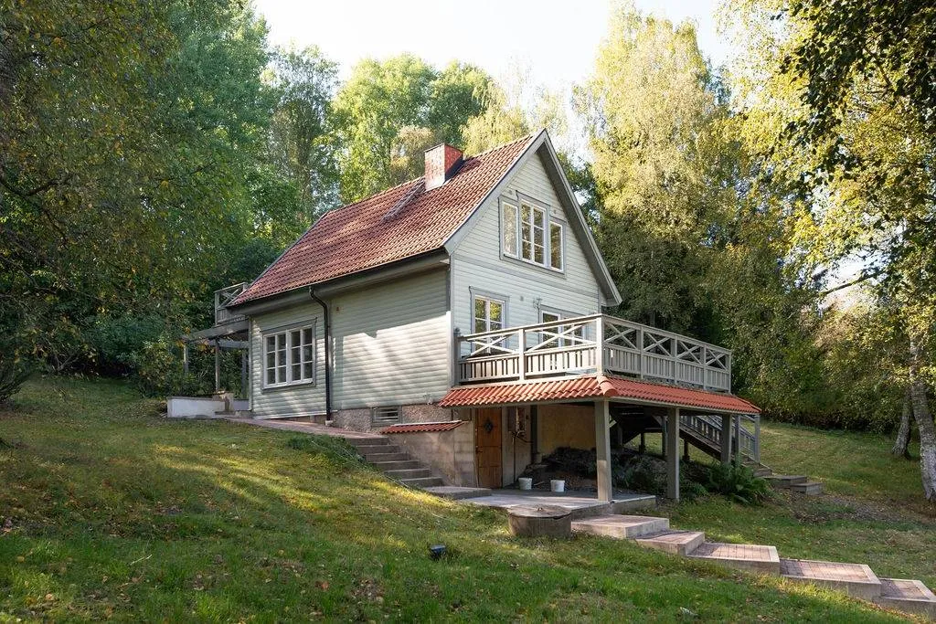 Extérieur - Charming House with Balcony in Huddinge