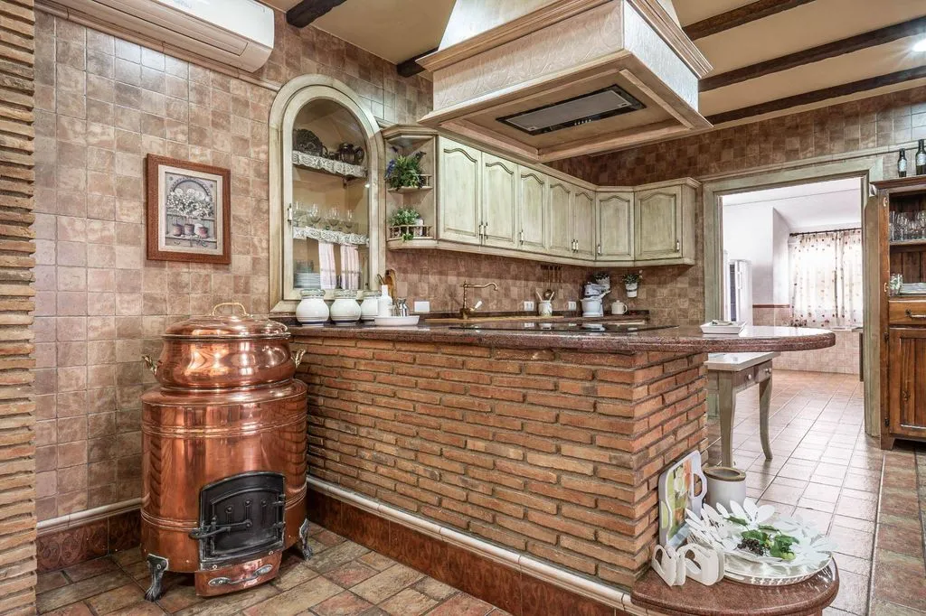 Kitchen - Historic Palatial House with Pool in Ogíjares