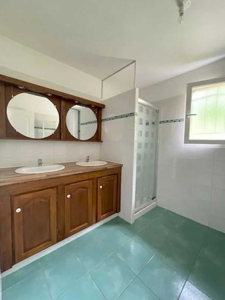 Salles de bain - Maison à la Campagne avec Jardin Clos
