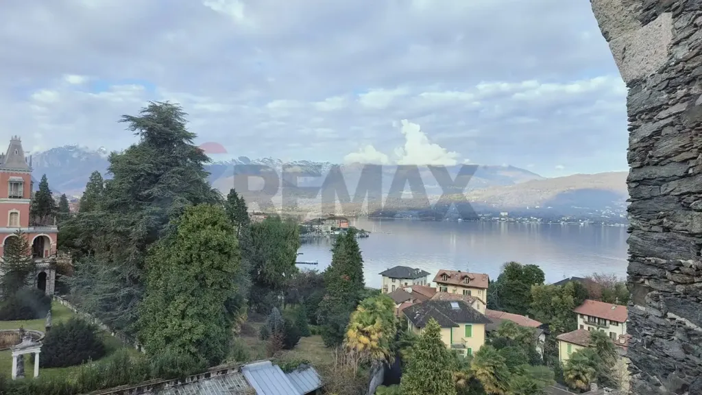 Terrass - Restored Apartment with Lake View in Baveno