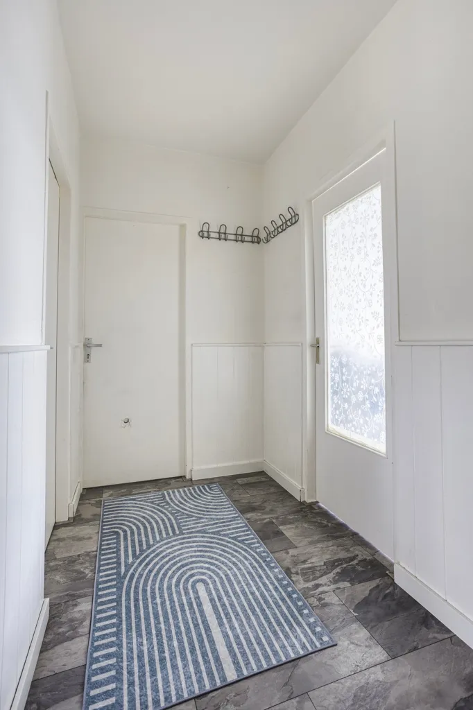 hallway_entrance