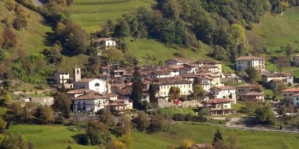 Rustic Casale with Mountain View in Avenone