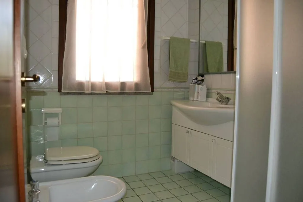 Salles de bain - Luxury Villa with Extensive Outdoor Space in Terni
