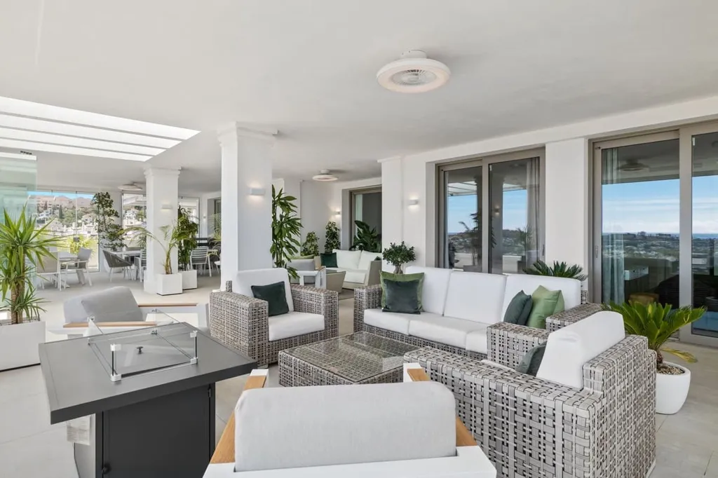 Terrazza - Luxury Apartment with Sea View in Marbella