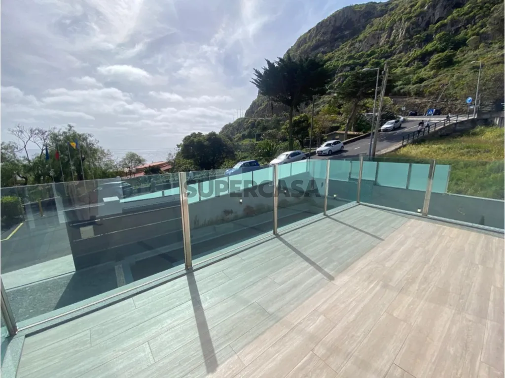 Terrasse - Renovated Villa with Pool in Machico Centre