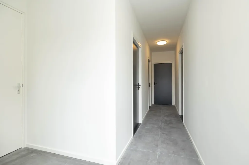 hallway_entrance